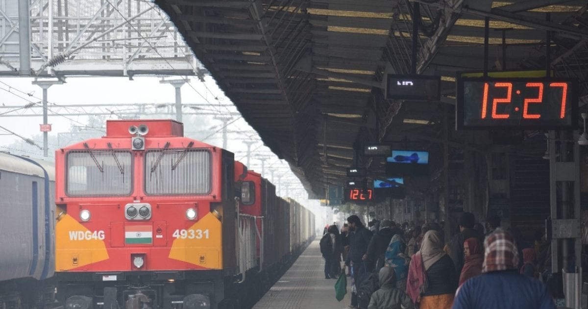Train Canceled today 500 trains canceled including Shatabdi, Double