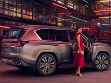 सिर्फ 7 सेकेंड में 100 की रफ्तार, सबसे धांसू 8 सीटर SUV, कितनी है कीमत ?