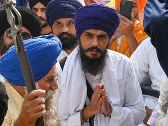नशा मुक्ति केंद्र की आड़ में आतंकवादी संगठन बना रहा था अमृतपाल सिंह. (PHOTO:AFP)
