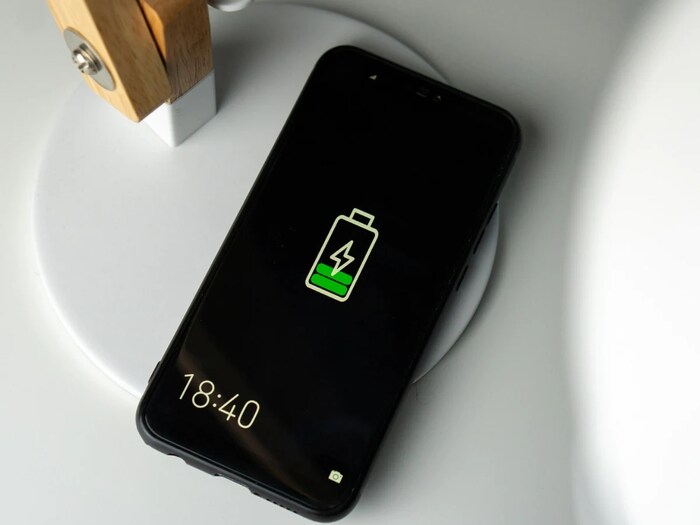 What is wireless charging know advantage and disadvantage how it can be