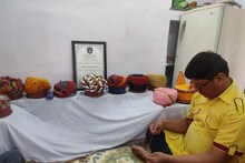 OMG: बीकानेर के कलाकार का कारनामा ,सुई और पेंसिल की नोक पर बांध देता है पगड़ी , देखें वीडियो