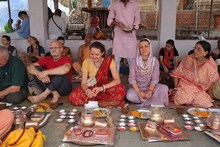 Pind Daan In Gaya: 50 devotees from 33 countries performed Pind Daan, the ritual complemented by Vedic chanting