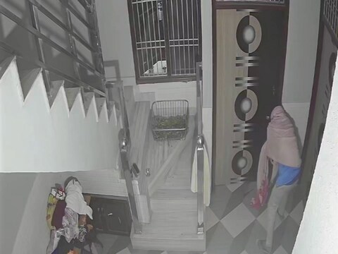 CCTV में कैद हुई चोरी की घटना