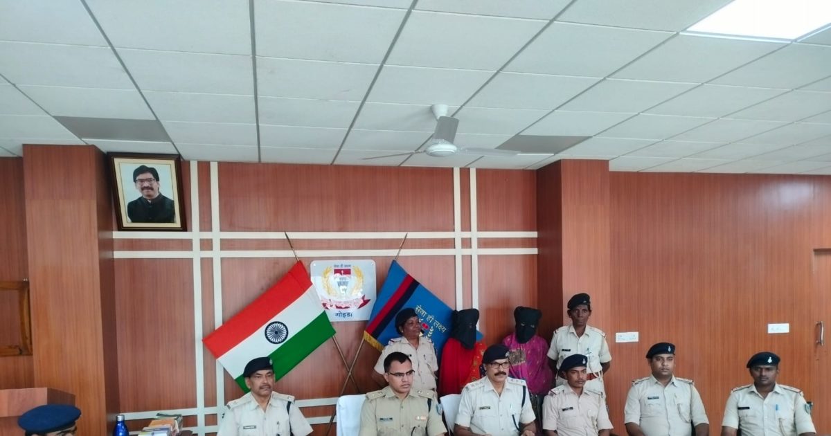 Godda Crime News: सिर-हाथ कटे महिला के शव का खुला राज, पति व सौतन ने मिलकर की थी हत्या