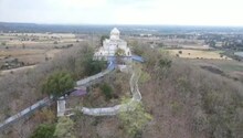 MP के इस देवी मंदिर में बुजुर्गों को नहीं चढ़नी पड़ेंगी सीढ़ियां, यहां लगेगा बुंदेलखंड का पहला रोप वे