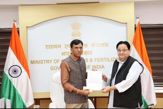 सपा सांसद ने उठाई जिले में एम्स के निर्माण की मांग।