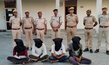पहले युवती का बनाया आपत्तिजनक वीडियो, फिर 6 दोस्तों ने किया गैंगरेप, 24 घंटे में गिरफ्तार