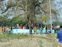 मंदिर में पूजा करते-करते युवक ने देवी को चढ़ा दी अपनी जीभ, बोला- मां ने...