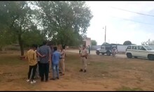 Nagaur News: Dead body of a young man found in the field, family alleges murder, sitting on dharna