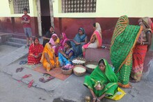 Godda News: चैत्र काली पूजा में महिलाएं 7 गांवों में जाकर मांगती है भिक्षा, जानें मान्यता