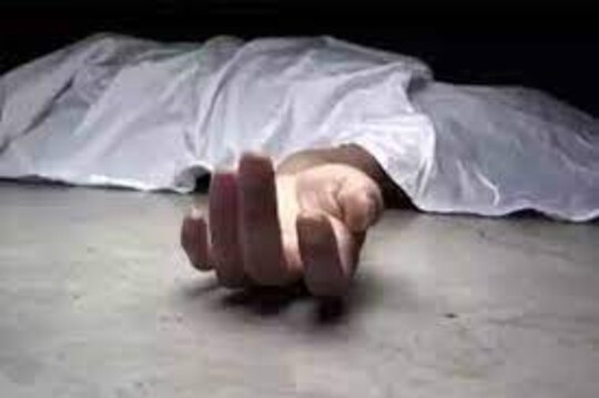 उसलापुर रेलवे स्टेशन के पास मां की लाश 