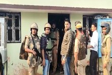 अतीक अहमद के शार्प शूटर्स पर शामत, ससुराल में सर्च ऑपरेशन, UP पुलिस को मिला हथियारों का जखीरा