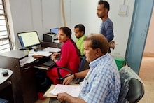 Buxer News: बिना किसी आदेश के बंद है अंचल का पोर्टल, नहीं लोड हो रहा नया जमाबंदी, जानिए पूरा मामला