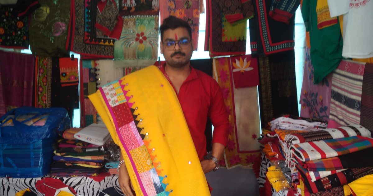 Ranchi: साड़ी व ब्लाउज के कतरन से बनाए डिजाइनर कपड़े, आज पूरे देश में है ग्राहक