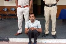 Ambikapur: आर्मी कमांडर बताकर युवक को दिया नौकरी का झांसा, फिर होटल में बनाया अप्राकृतिक संबंध