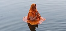 Chaiti Chhath Puja: छठ मनाने अमेरिका से हजारीबाग आया परिवार, Amazon में करते हैं काम