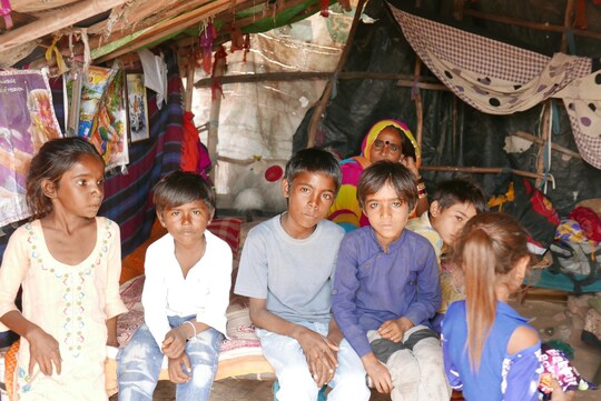 800 परिवार चकगरबी में शिफ्ट कर दिए गए हैं. 