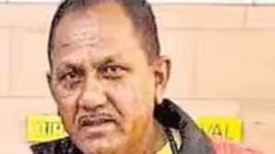 क्रिकेट कोच नरेंद्र शाह अस्पताल में भर्ती है.