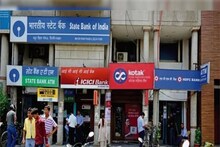 Bank Holidays Noida: आप जानते हैं अप्रैल में कितनी हैं छुट्टियां? जानिए नोएडा में कब-कब बंद रहेंगे बैंक