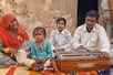 इस 6 साल की मासूम ने माता-पिता के साथ गाया ऐसा गाना, वीडियो हो रहा खूब वायरल