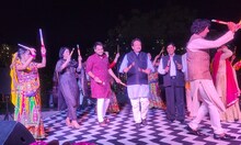 नवरात्रि रास गरबा नाइट में झूमे आगरा सांसद और कमिश्नर, देखें वीडियो