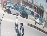 कार को पहले किया पंक्चर, फिर चोरों ने उड़ाए चार लाख रुपये, CCTV में कैद हुई वारदात