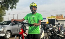 Dungarpur News : साइकिल से 28 राज्यों की यात्रा पर निकले कोलकाता के साहिल, जानिए मकसद