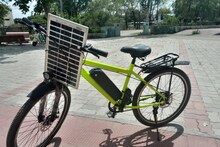 Good News: उदयपुर के कॉलेज ने बनाई पहली EV साइकिल, फुल चार्ज में जा सकती है 45 KM दूर तक