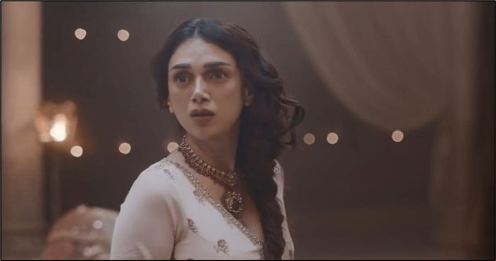 Aditi Rao Hydari 5 times aced the look of Anarkali in TAJ Divided by Blood she beat Mughals