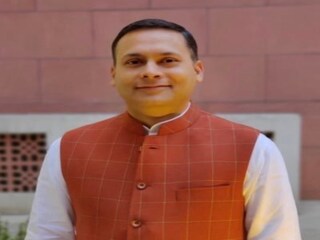 नोटिस में कहा कि यह एक सर्वविदित तथ्य है कि अमित मालवीय द्वारा सोशल मीडिया पर सार्वजनिक रूप से बीवी श्रीनिवास की छवि खराब करने और गलत तथ्यों के आधार पर की गई टिप्पणी. (Image: Twitter/amitmalviya)