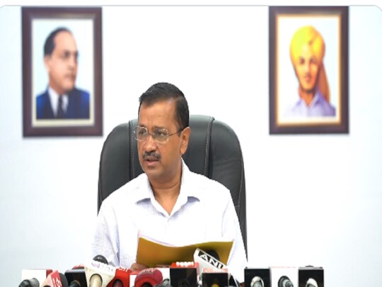  गुजरात हाईकोर्ट के फैसले को लेकर दिल्ली के सीएम अरविंद केजरीवाल ने हैरानी जताई है. (Photo-Twitter)