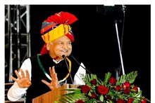 पुलवामा वीरांगना केस: गहलोत बोले-मांगें ही गलत हैं, उन्हें पूरा नहीं किया जा सकता, जानें वजह