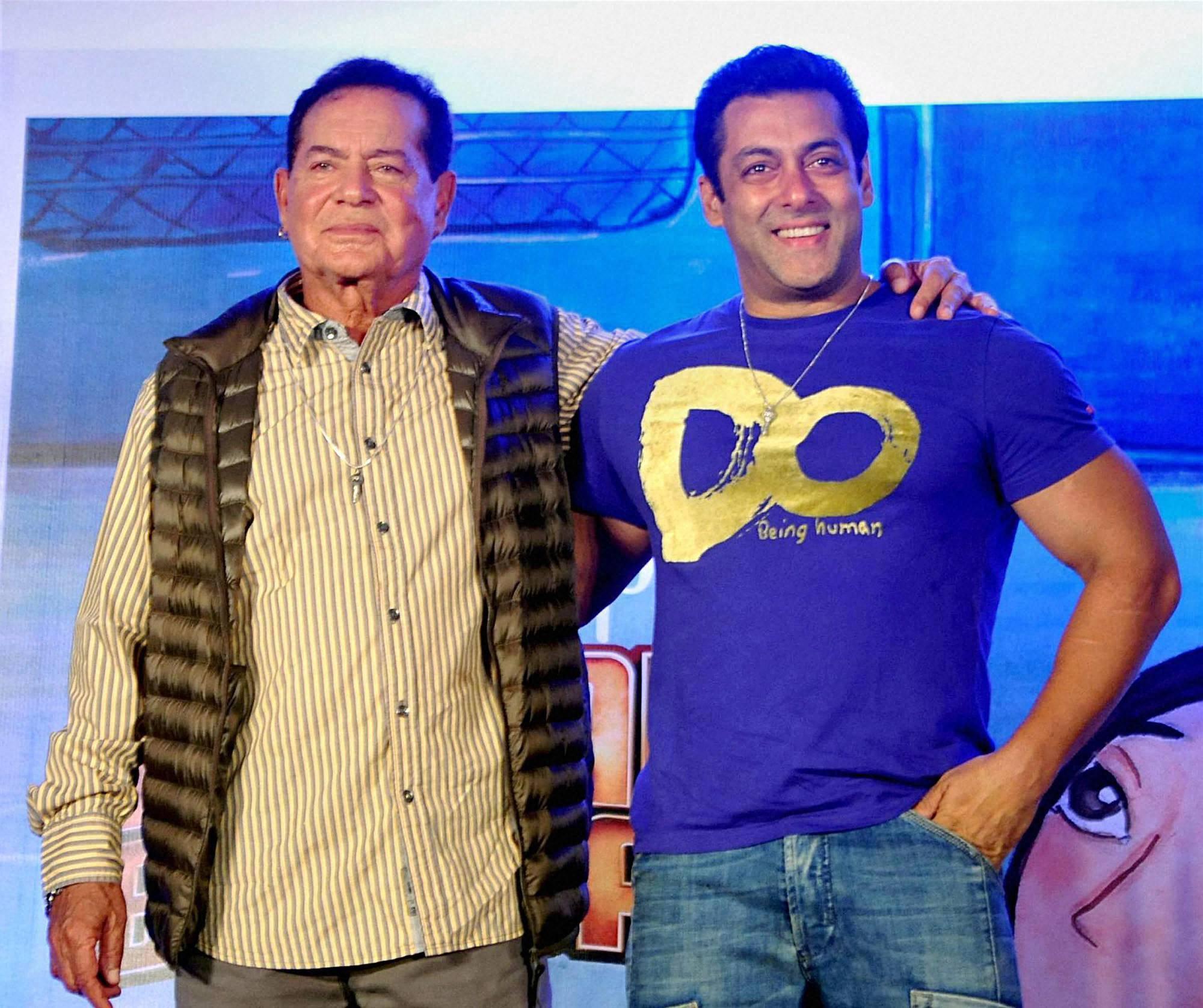 27 दिसंबर साल 1965 में जन्मे सलमान खान (Salman Khan) अपने फैंस के दिलों में बसते हैं. बता दें कि सलमान बॉलीवुड के स्क्रिप्ट राइटर सलीम खान के बेटे हैं. सलमान खान की पहली फ़िल्म 1988 में रिलीज हुई “बीवी हो तो ऐसी” है. इस फिल्म में भले ही सलमान का रोल काफी छोटा था लेकिन वह फैंस का दिल जीतने में कामयाब रहे. 52 साल के हो चुके सलमान ने अपने करियर में एक से बढ़ एक हिट फिल्में दी है. हम आपके है कौन, सुल्तान,टाइगर जिंदा है, किक, एक था टाइगर, सनम बेवफा, साजन, कर्ण अर्जुन, हम दिल दे चुके सनम और हम साथ साथ है जैसी फिल्में शामिल हैं. मीडिया रिपोर्ट्स के मानें तो सलमान खान अपनी एक फिल्म के लिए 100 से 150 करोड़ के बीच चार्ज करते हैं.