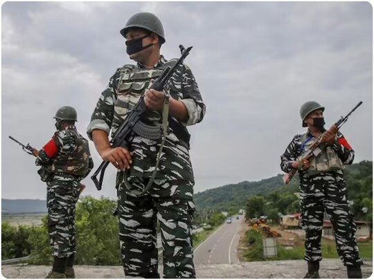 CRPF Constable: ड्राइवर पदों के लिए 21-27 वर्ष तक के उम्मीदवार आवेदन कर सकते हैं.