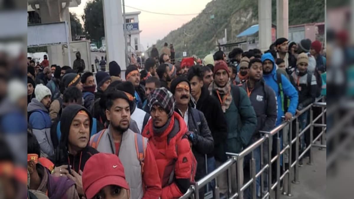 नवरात्र में माता वैष्‍णो देवी के दर पहुंचे इतने श्रद्धालु, पांव रखने तक की नहीं थी जगह, ऐसा रहा नजारा