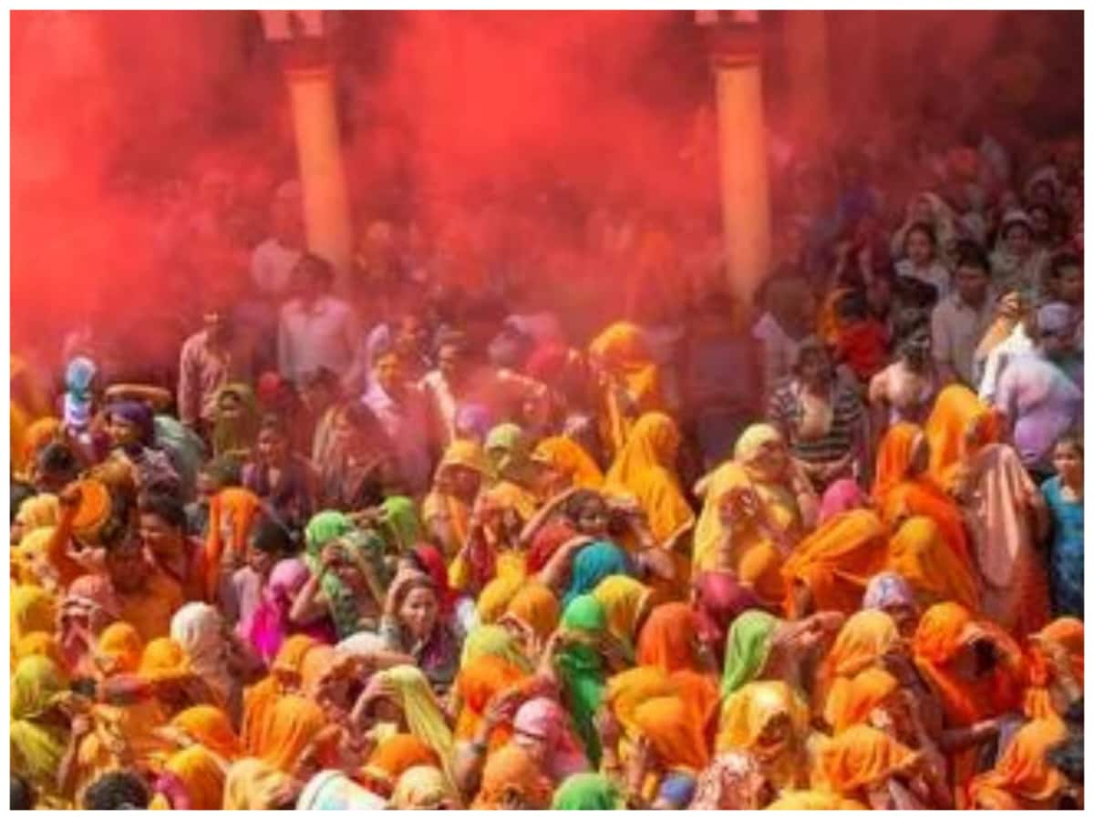 Strange Ritual, Boy Marry to boy, Holi Special, Rajasthan, Banswada, Banswara, Badodiya Village, Boys marry with eachother before holi festival, अजीब परंपरा, राजस्‍थान, बांसवाड़ा, बड़ोदिया गांव, दो लड़कों की आपास में शादी, होली से पहले लड़कों की क्‍यों की जाती है शादी, राजस्‍थान की अजब परंपराएं, देश की अजब परंपराएं, होली स्‍पेशल, होली विशेष, होली कब है, होलिका दहन का सही समय क्‍या है, मनोरंजन न्‍यूज, Entertainment News, होली किस तारीख को है, होली का शुभ मुहूर्त, News18 Hindi, Knowledge News, Knowledge News Hindi, नॉलेज न्‍यूज, नॉलेज न्‍यूज हिंदी, न्‍यूज18 हिंदी 