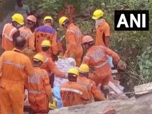 अचानक भरभरा कर गिरी इमारत, बिछ गईं लाशें, जांच में जुटी पुलिस ने बताई ये वजह