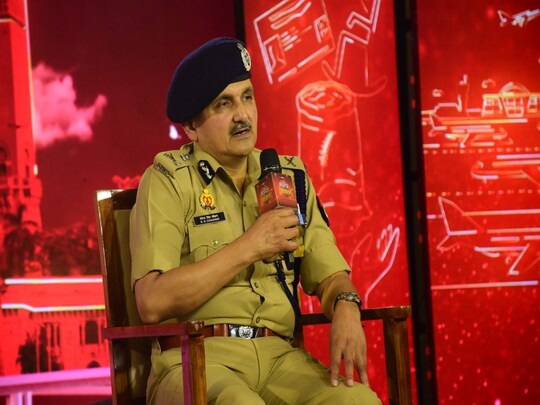 डीजीपी डीएस चौहान ने बेबाकी से यूपी की कानून व्यवस्था और योगी सरकार की कार्यशैली पर अपनी राय रखी.
