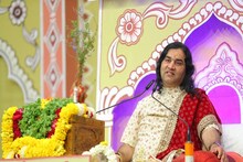 سناتن دھرم کے بیٹوں اور بیٹیوں کی شادی صرف سناتنیوں سے ہونی چاہیے، کہانی کار دیوکی نندن نے قانون بنانے کا مطالبہ کیا