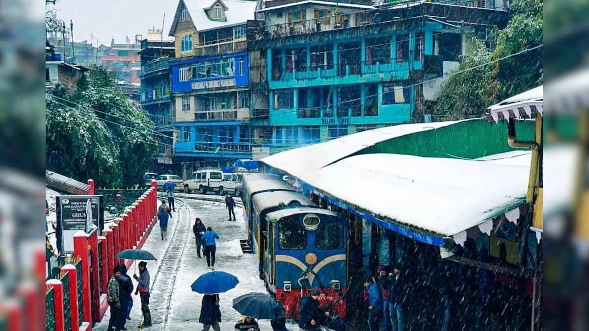इस रेलवे स्टेशन के बेहद करीब हैं बादल, भारत के सबसे ऊंचे स्टेशन से रेल में सवार होने आते हैं देशभर से लोग
