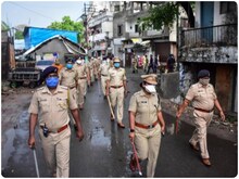दोस्तों संग खेल रही थी बच्ची, शख्स ने चॉकलेट के बहाने बुलाया, फिर किया रेप