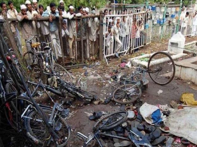 मालेगांव ब्लास्ट केस में NIA का एक और गवाह पलटा, पहले किये थे बड़े खुलासे -  Another witness in 2008 Malegaon blast case hostile 31 so far - News18 हिंदी