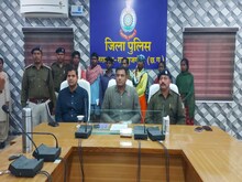 छत्तीसगढ़ः बलरामपुर जिले में 3 महिलाओं सहित 7 नक्सलियों ने किया आत्मसमर्पण