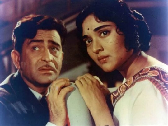 राज कपूर और वैजयंती माला ने फिल्म 'संगम' में यादगार परफॉर्मेंस दी थी. (फोटो साभार: Instagram@welcome2mylabb)