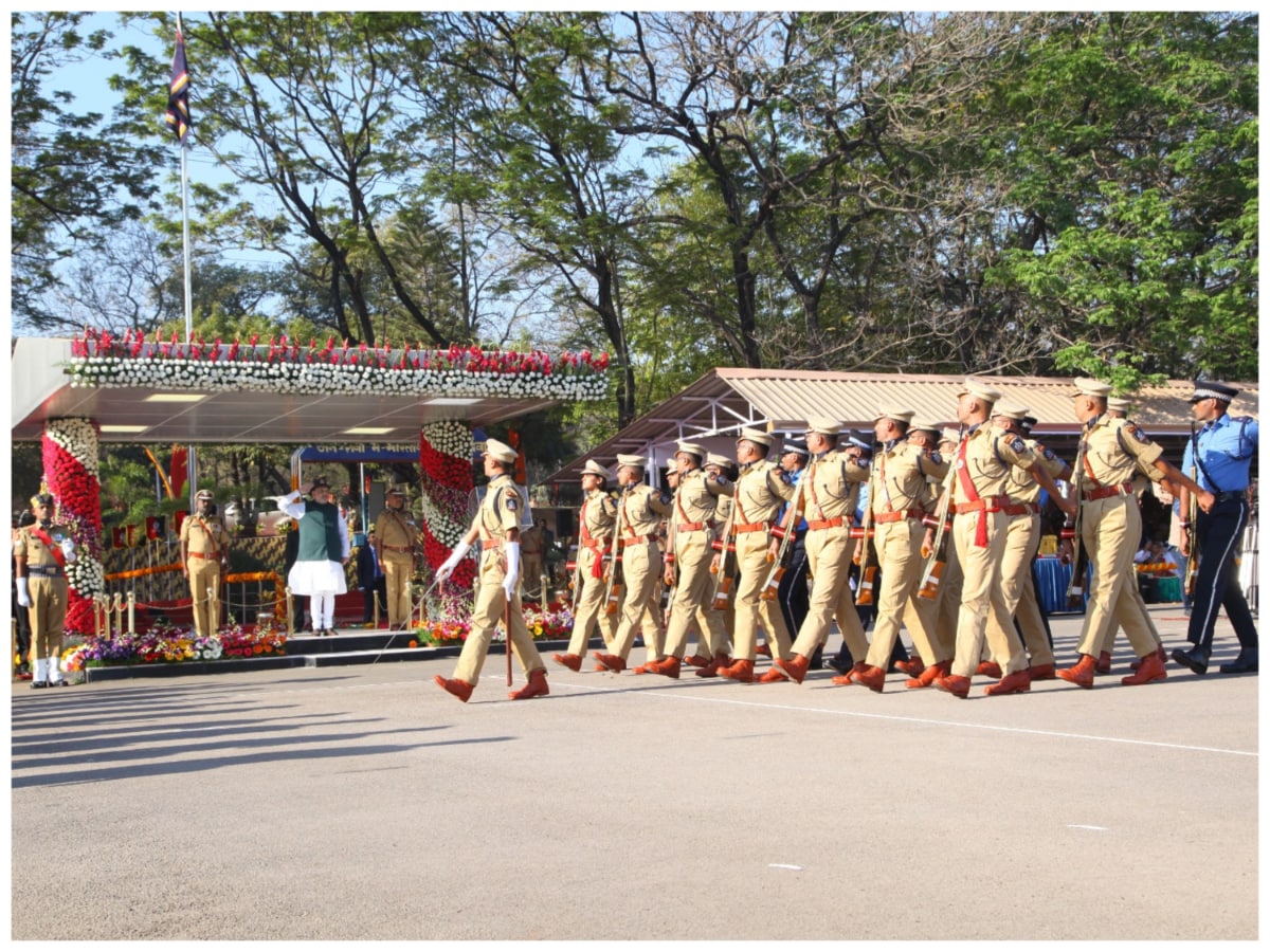 LBSNAA on Instagram: “#ias #ips #irs #lbsnaa #svpnpa #nadt #studywithme  #studymotivation #oldraje… | Ips police wallpaper, Indian police service,  Indian flag images