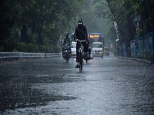 दिल्ली एनसीआर में भारी बारिश, 17 फ्लाइट्स डायवर्ट, पूरे उत्तर भारत में अलर्ट