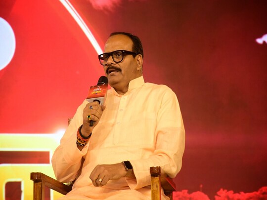 लखनऊ अधिवेशन के मंच पर उप मुख्यमंत्री बृजेश पाठक ने कहा, यूपी के लोगों ने यूपी का विमर्श बदल दिया है