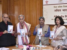 पृथ्वी का समूचा और सच्चा रूप कविता से ही सामने आता है - प्रयाग शुक्ल