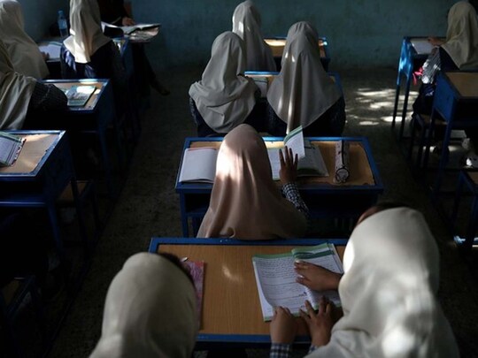 अफगानिस्तान में लड़कियों को स्कूलों में जाने की अनुमति दी जा सकती है.
(ANI)