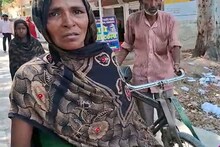 UP News: पति के शव को ले जाने के लिए नहीं मिली एम्बुलेंस, ठेले पर लादकर 5 किमी पैदल चली पत्नी